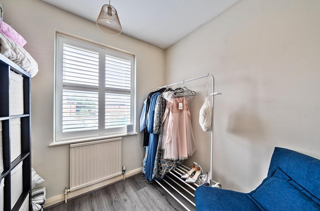Bedroom 5 (Front left)