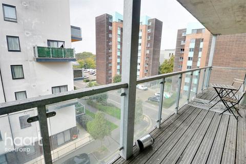 1 bedroom apartment to rent, Wideford Drive, ROMFORD