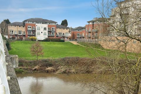 Trent Place, Warwick
