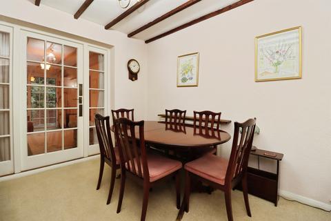 3 bedroom detached house for sale, Slade Valley Avenue, Rothwell, Kettering