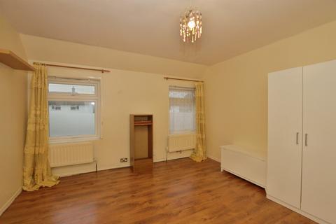 2 bedroom flat for sale, Bond Road, Ashford