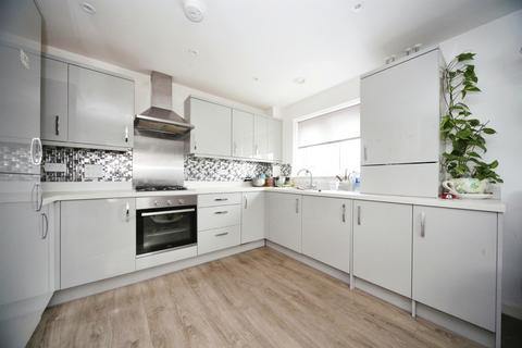 2 bedroom flat for sale, Bongrace Walk, Luton