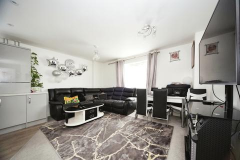 2 bedroom flat for sale, Bongrace Walk, Luton