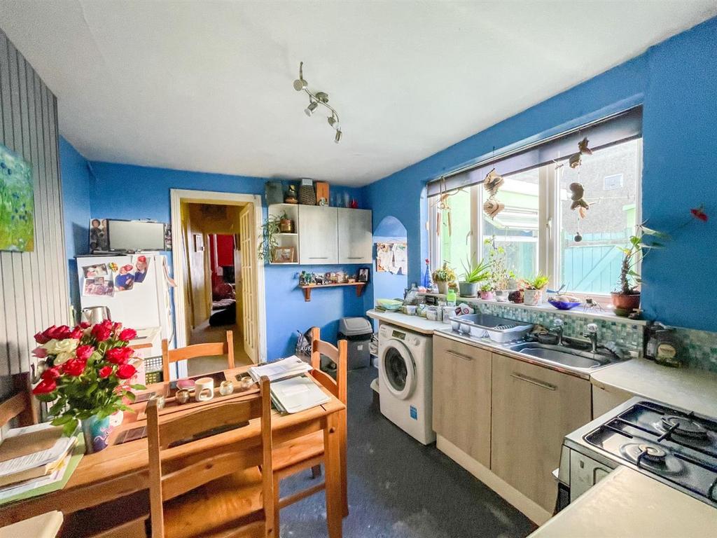 Kitchen / Breakfast Room
