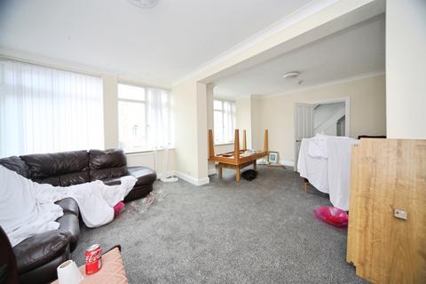 4 bedroom detached house for sale, St. Peters Road, Dunstable