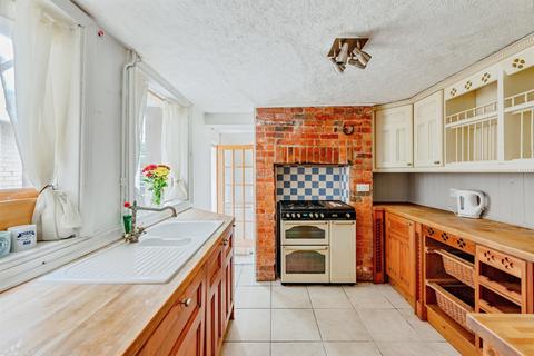 3 bedroom link detached house for sale, Spencers Road, Crawley