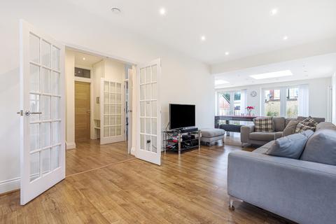 4 bedroom semi-detached house for sale, Britannia Road, London