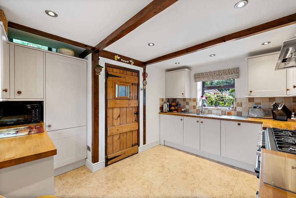 KITCHEN.jpg