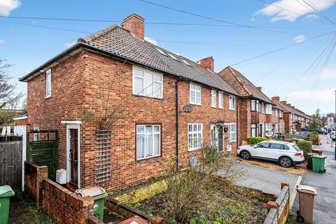 Glastonbury Road, MORDEN