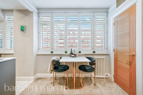 undefined, Balham High Road, London
