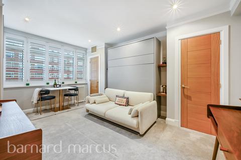 undefined, Balham High Road, London