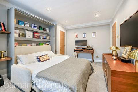 undefined, Balham High Road, London
