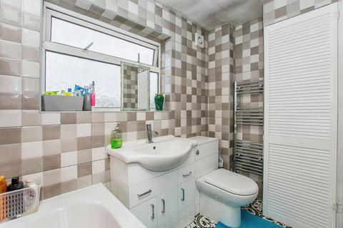3 bedroom semi-detached house for sale, Mountbatten Way, Peterborough