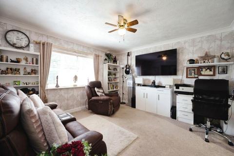 2 bedroom flat for sale, Elm Grove, Hayling Island