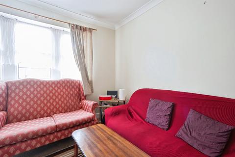 3 bedroom apartment for sale, Holland Park, BRADFORD