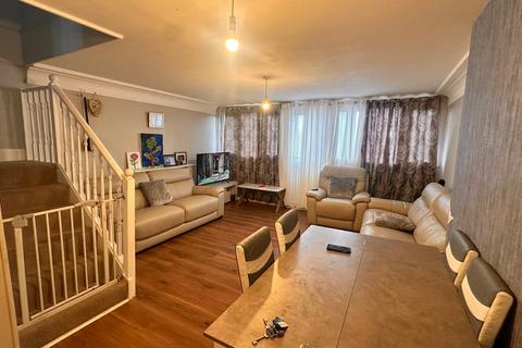 undefined, Sandalwood Road, Feltham, TW13