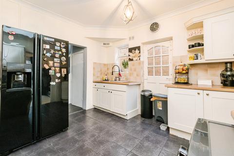 2 bedroom detached house for sale, Cherry Tree Lane, Rainham