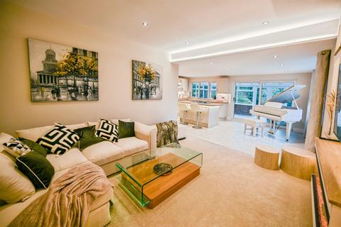 4 bedroom detached bungalow for sale, St. Huberts Drive, Skegness