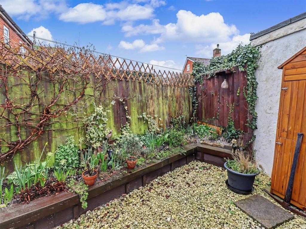 Enclosed garden