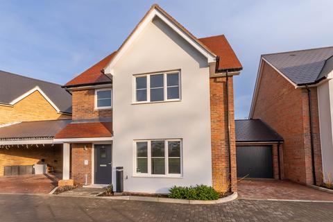 4 bedroom link detached house for sale, Hawthorn Close, Main Road, Bicknacre, Chelmsford