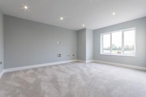 4 bedroom link detached house for sale, Hawthorn Close, Main Road, Bicknacre, Chelmsford