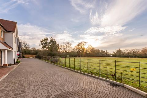 4 bedroom link detached house for sale, Hawthorn Close, Main Road, Bicknacre, Chelmsford