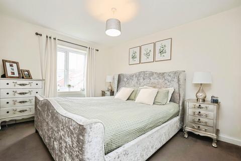4 bedroom semi-detached house for sale, Thatchers Barn Drive, Halesowen