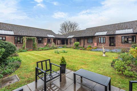 1 bedroom terraced bungalow for sale, Middlebridge Street, Romsey