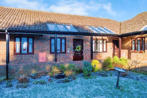 1 bedroom terraced bungalow for sale, Middlebridge Street, Romsey