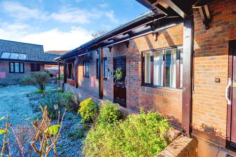 1 bedroom terraced bungalow for sale, Middlebridge Street, Romsey