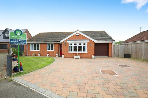 3 bedroom detached bungalow for sale, St. Marys Close, Hogsthorpe, Skegness
