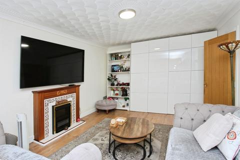 5 bedroom semi-detached house for sale, Wavell Close, Llanishen, Cardiff