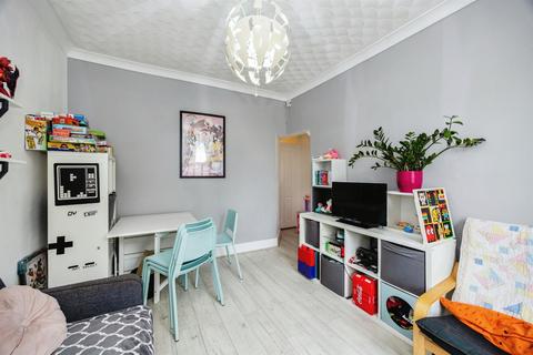 2 bedroom ground floor flat for sale, Somers Road, Southsea