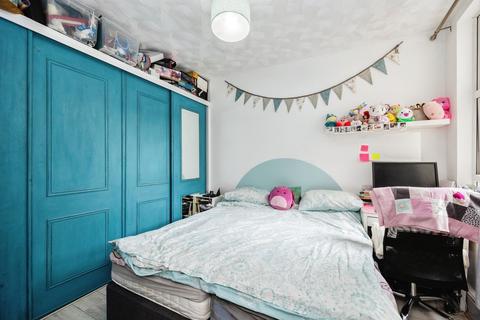 2 bedroom ground floor flat for sale, Somers Road, Southsea