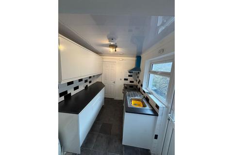 3 bedroom end of terrace house to rent, Gloster Street, Newport, NP19