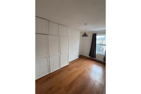 3 bedroom end of terrace house to rent, Gloster Street, Newport, NP19