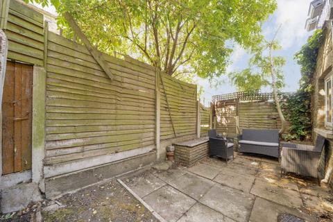2 bedroom flat for sale, Gascony Avenue, London NW6