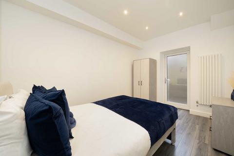 2 bedroom flat for sale, Gascony Avenue, London NW6