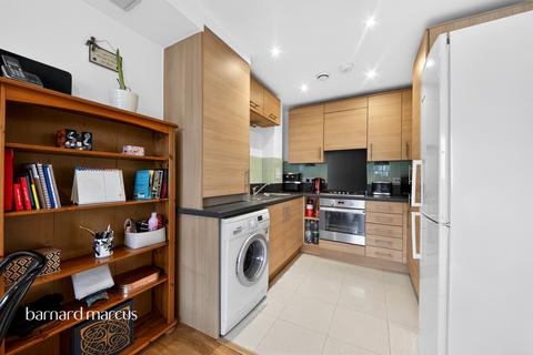 2 bedroom flat for sale, Ruby Way, London