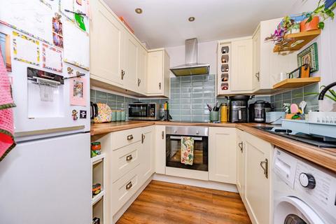 2 bedroom flat for sale, Chenies Court, Hemel Hempstead