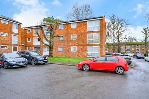 2 bedroom flat for sale, Chenies Court, Hemel Hempstead