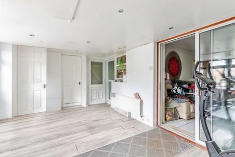 3 bedroom terraced house for sale, Edinburgh Road, Wellingborough