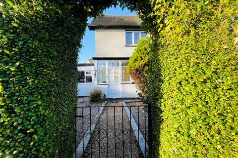 3 bedroom semi-detached house for sale, Lilac Avenue, Garden Village, Hull