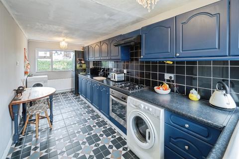 3 bedroom semi-detached house for sale, Lilac Avenue, Garden Village, Hull