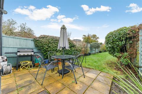 3 bedroom house to rent, Grasmere Avenue, Merton Park SW19