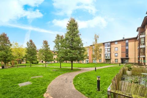 Commonwealth Drive, Crawley