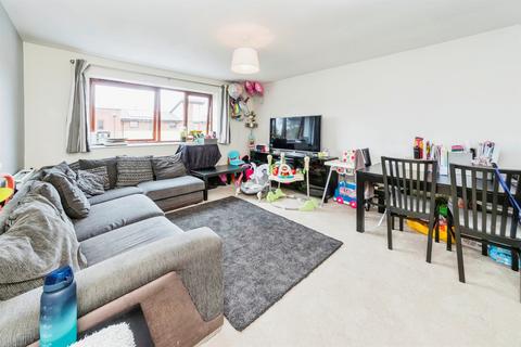 undefined, Commonwealth Drive, Crawley