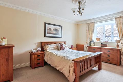 4 bedroom detached house for sale, Swanmore Close, BOURNEMOUTH