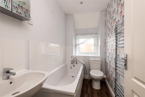 3 bedroom semi-detached house to rent, Spinel Close, Sittingbourne, Kent, ME10