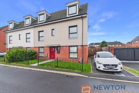 4 bedroom semi-detached house for sale, Razorbill Way, Walsall, WS3